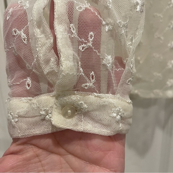 Unbranded Blouse Women’s Small Cream Lace Eyelet Sheer Cottagecore Coquette Boho - Picture 4 of 7